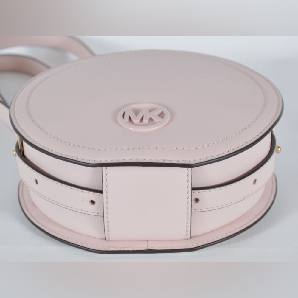NWOT Michael Kors Aidy Medium Leather Canteen Crossbody Bag Powder Plush - Picture 3 of 13